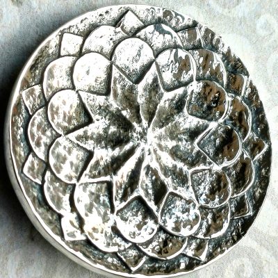 Dije Dalia medallón antiguo de plata